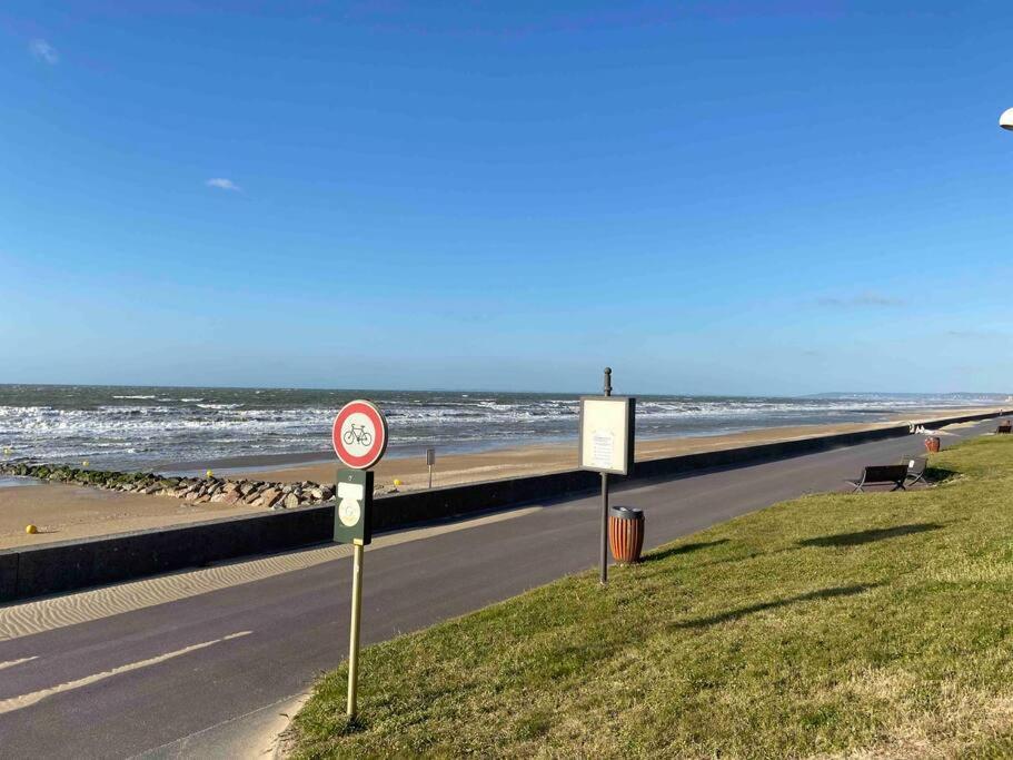 Апартаменты L'Echappee Cabourgeaise Экстерьер фото